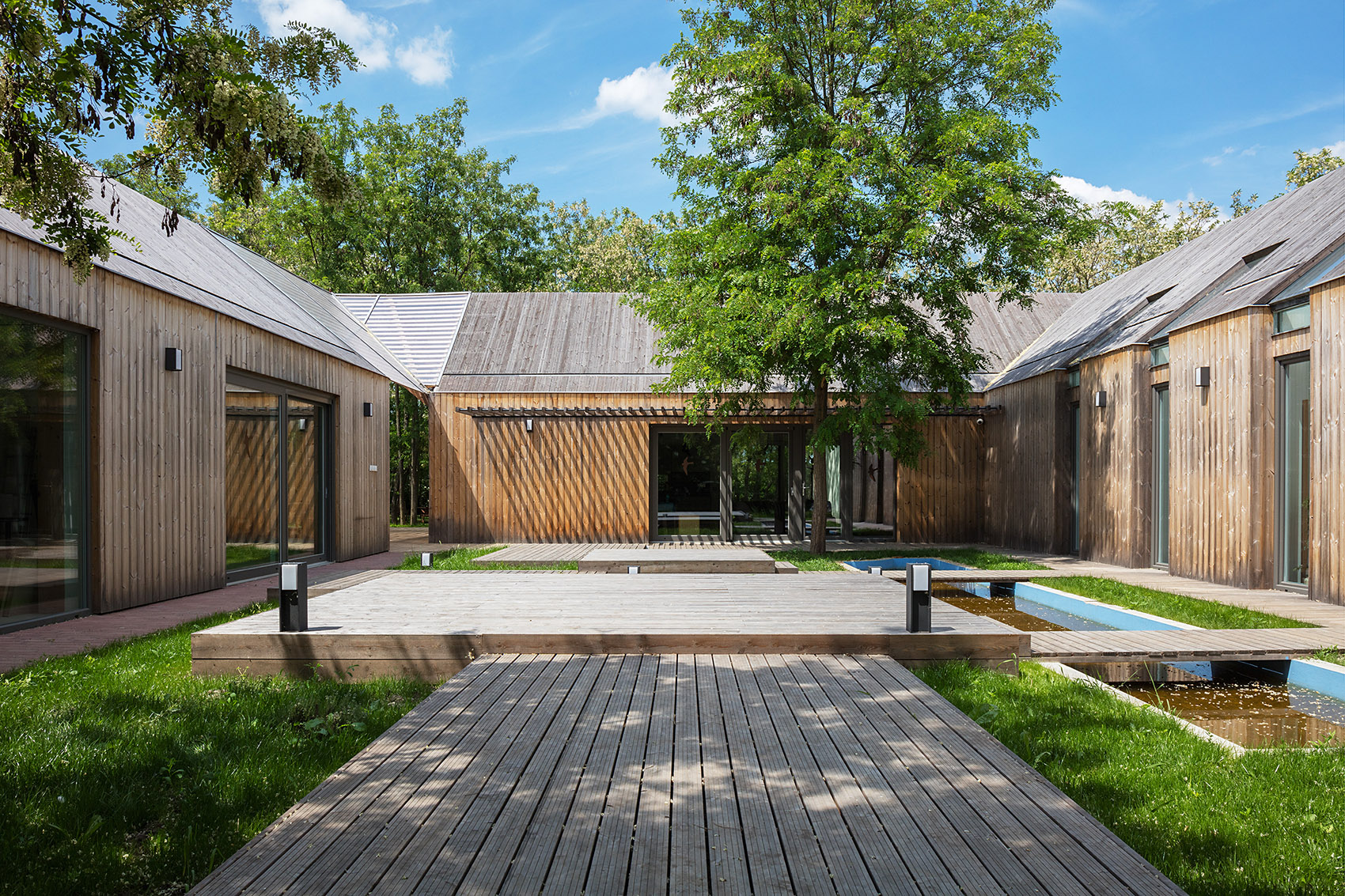 新西兰农场改造资料下载-匈牙利传统价值观下的当代农场别墅