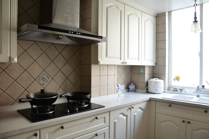  120平三居室混搭风格厨房橱柜设计装修效果图