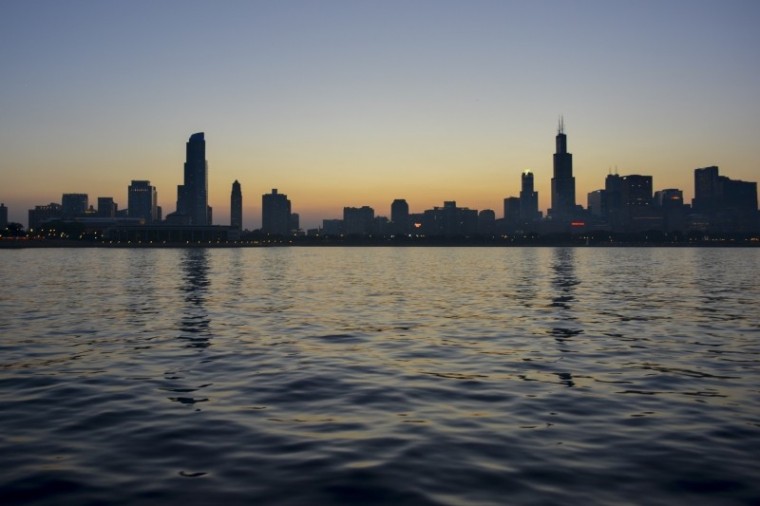 预分支电缆及其应用-silhouettes-skyline-lake.jpg