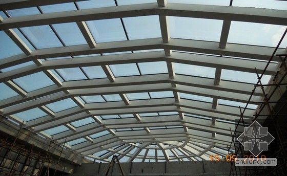 [湖北]大型会议中心新技术应用总结（新技术应用示范工程）-会议中心玻璃天棚