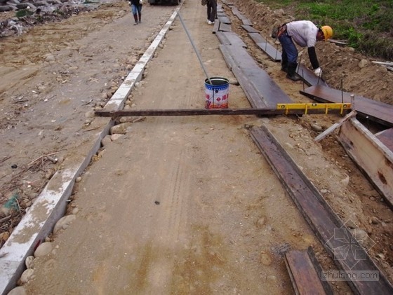 路缘石绿化资料下载-道路大修分项工程路缘石施工方案