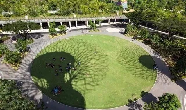 高颜值水景墙资料下载-草坪在景观空间的重要性