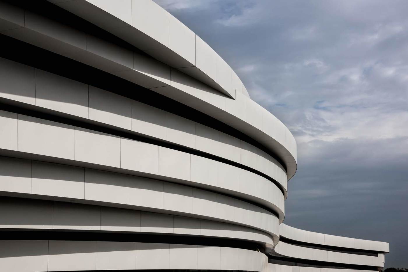 层叠上升,激发场地活力——艾克斯市体育馆-建筑方案-筑龙建筑设计