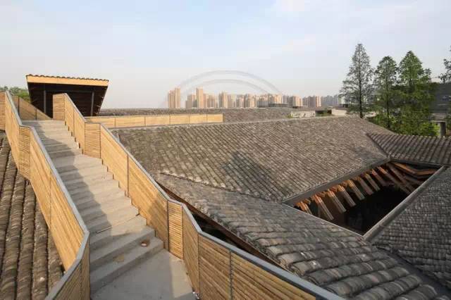 大师作品建筑设计图资料下载-瓦片之上的建筑设计