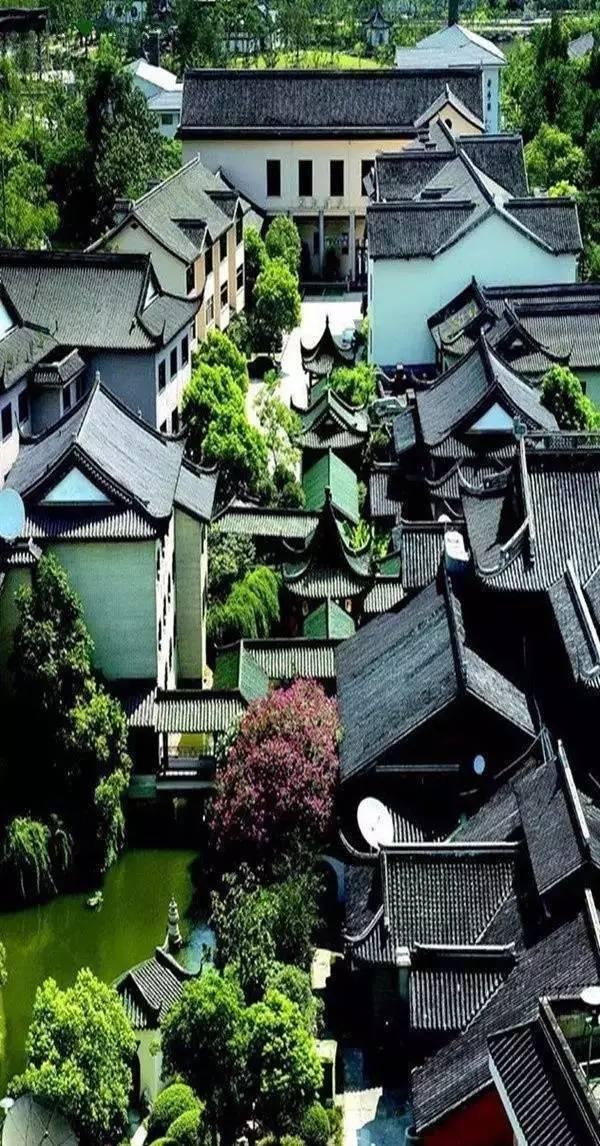 中国民宅建筑资料下载-拍摄正在消失的中国古建筑，美的惊心动魄