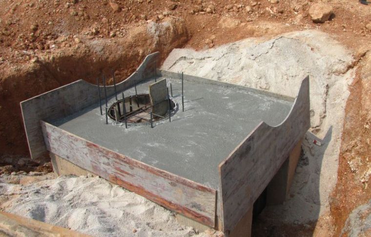 井盖的钢筋资料下载-钢筋混凝土检查井施工工艺