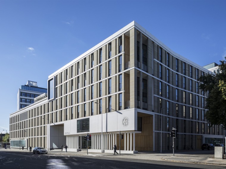 职工活动中心建筑设计资料下载-英国贝叶斯中心