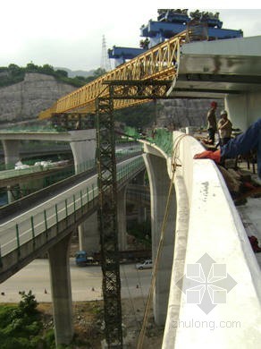 钢箱梁吊装及安装资料下载-福州机场高速某段钢箱梁拼装及吊装施工总结（单箱双室）