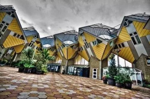 鹿特丹的立方体房子设计图资料下载-世界十大奇特建筑，中国上榜一个