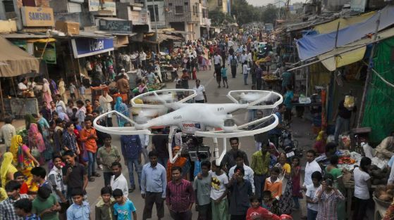 印度铁路系统用无人机监控人流 协助运维及检测_1