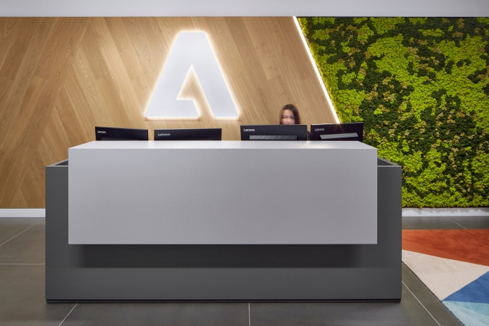 办公室创意装修设计资料下载-软件巨头Adobe的创意办公室装修设计