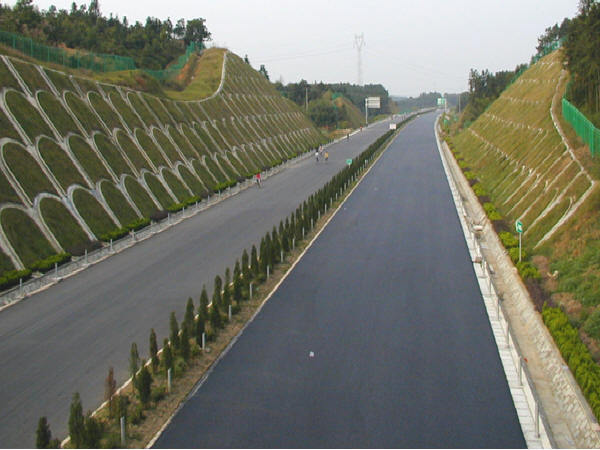 山区模型su资料下载-双向四车道山区高速公路工程土建安全技术措施145页