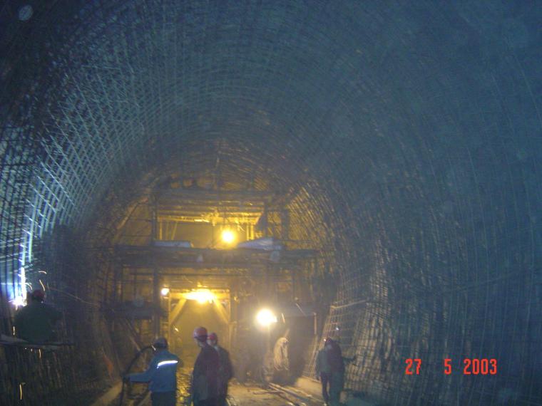 地基处理方法课件资料下载-隧道施工常用方法课件PPT（97页）
