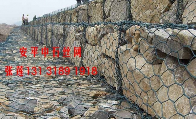 格宾生态石笼网挡墙资料下载-河道治理格宾笼 护坡护脚格宾石笼 格宾笼价格