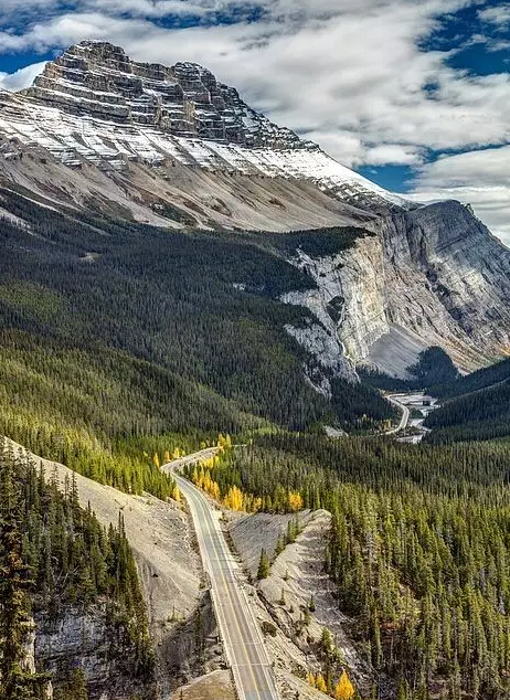 世界最美的20条道路，中国有2条上榜~