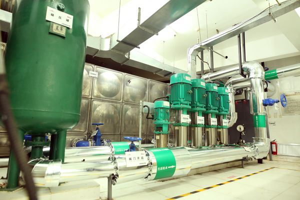 水泵房设备安装施工资料下载-某工程循环水泵房电气安装工程施工方案