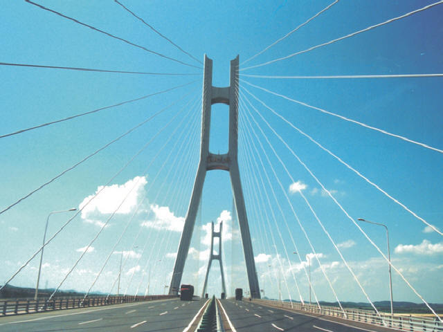 12米钢桥资料下载-武汉大桥“新型ERE树脂沥青铺装层”，解决钢桥面养护难题