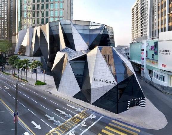 折线状玻璃幕墙资料下载-玻璃幕墙与石材混搭，打造马来西亚最美水晶建筑！