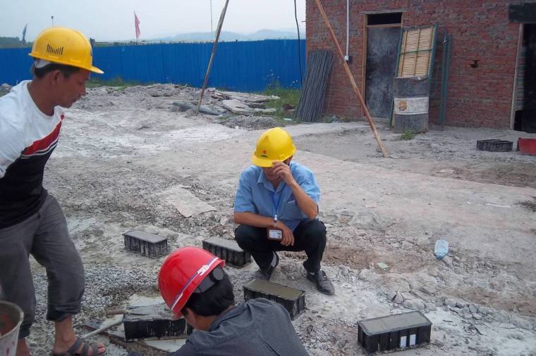 人工挖孔桩护壁设计图资料下载-人工挖孔桩工程培训讲义（ppt，共25页）