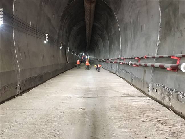 高速公路养护安全标准化资料下载-高速公路隧道施工标准化管理实施（115页）