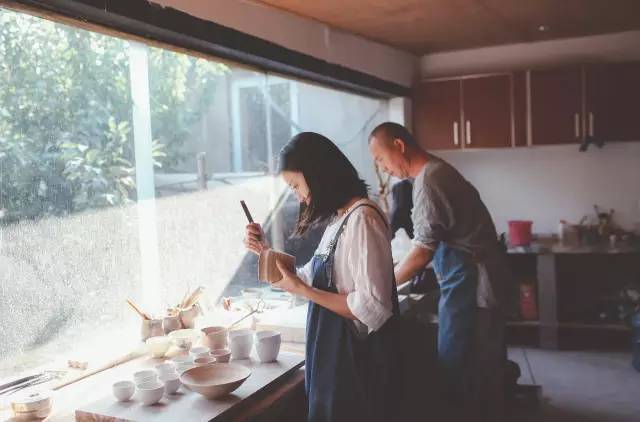 农村院子门资料下载-将农村破院儿变成桃花源，只要内心喜欢，就是好的