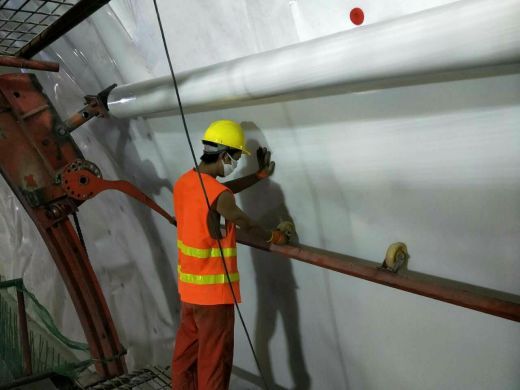 隧道台车吊装资料下载-隧道衬砌施工八项工装创新及应用