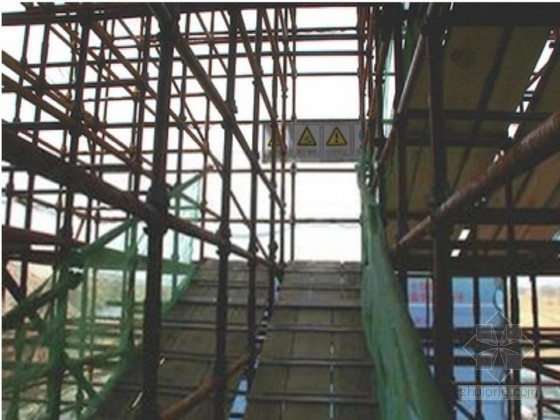 施工爬梯的施工方案资料下载-[四川]铁路工程安全爬梯专项施工方案（中交）