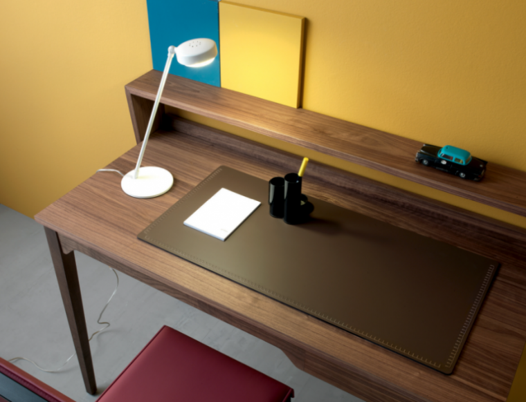 办公桌CAD家具施工图资料下载-懂得收纳的办公桌设计更有安全感