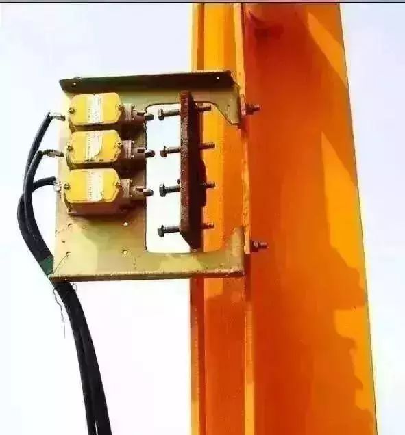 电器安装施工技术资料下载-重大事故 | 3月20日马鞍山在建工地三台塔吊同时倒塌！！