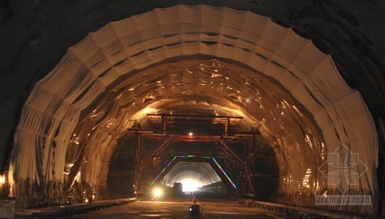隧道衬砌回弹检测资料下载-隧道复合衬砌阳光施工工法-四段一区工法