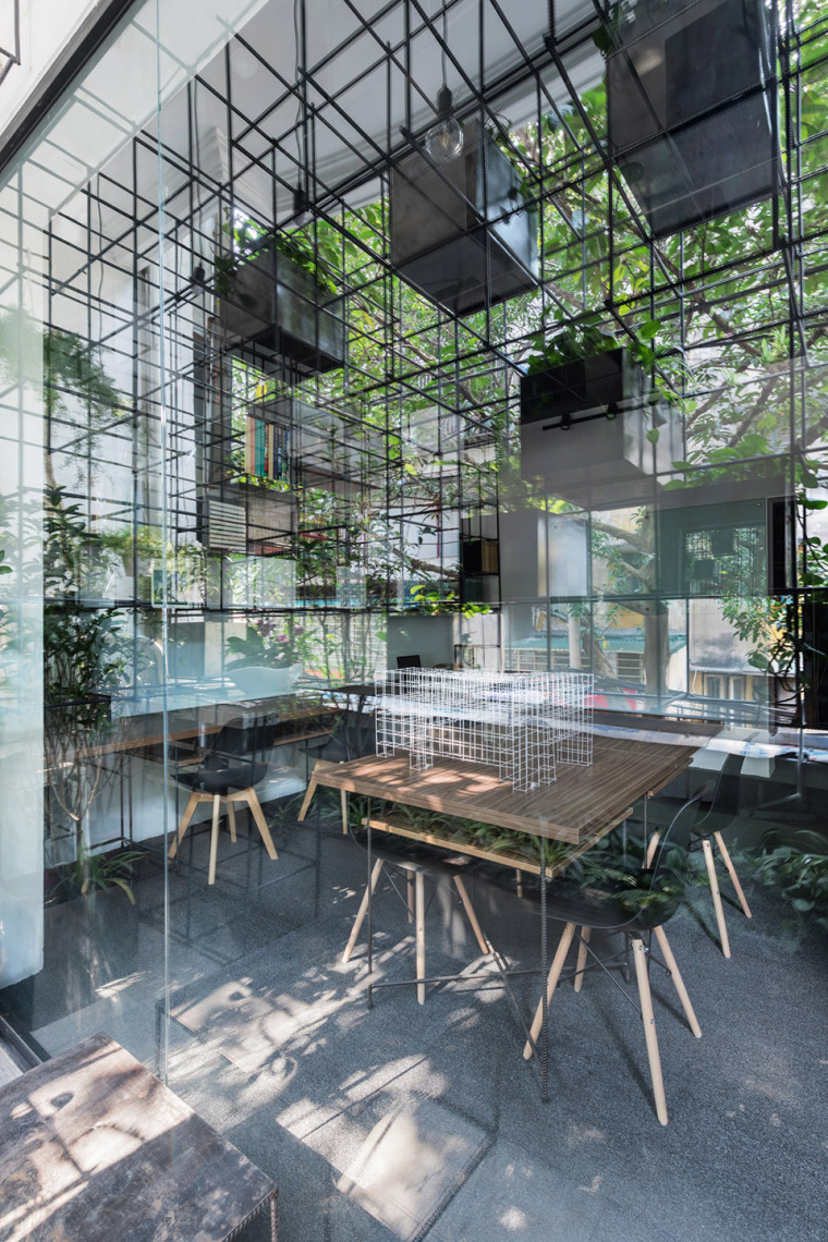 越南Wakespaceup办公空间-009-wake-space-up-urban-eco-balcony-by-farming-studio