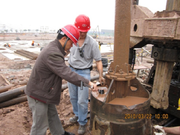 建筑工地技术培训资料下载-桥梁桩基施工技术培训（PPT93页）