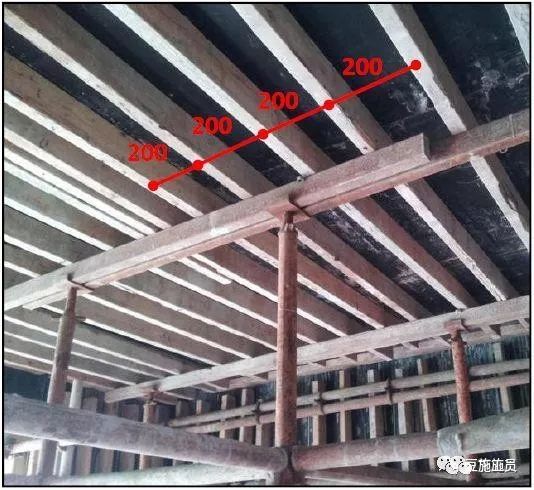 墙面垂直度、平整度，看看中建的标准层模板如何加固_15