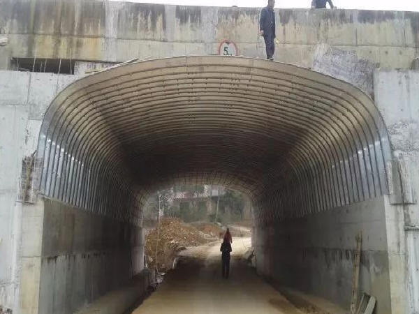 道桥防水施工资料下载-公路桥梁涵洞隧道工程施工技术分析