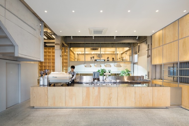 Masa咖啡烘焙连锁店资料下载-由小型发电厂改造成的连锁咖啡厅