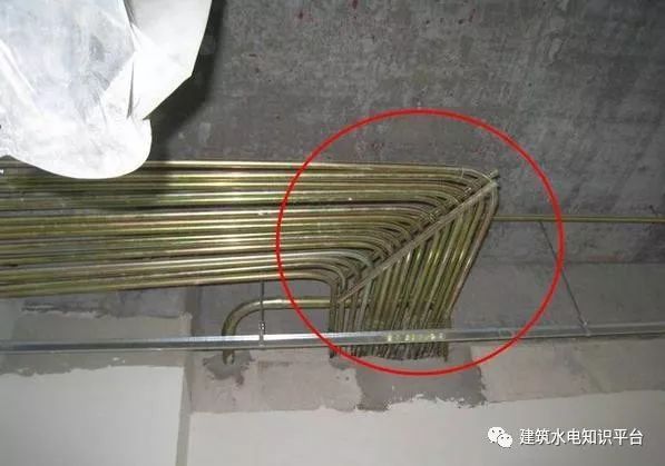 合集 | 建筑电气工程施工质量通病和解决方法(现场施工图片解说)_4