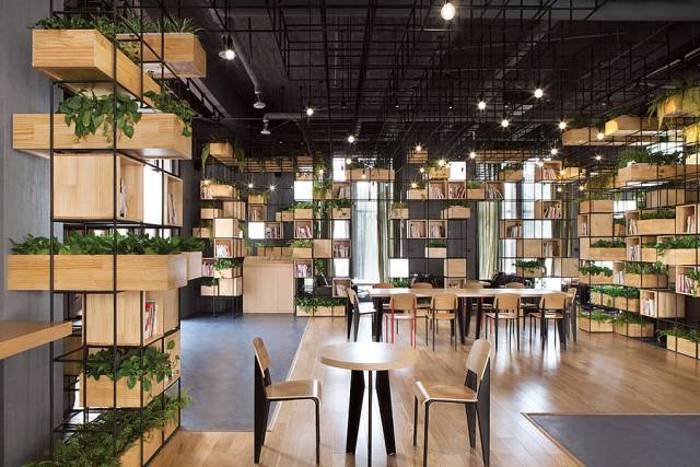 植物装饰性设计资料下载-浅谈餐饮空间中的主题装饰设计