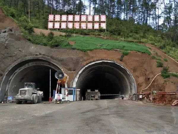 隧道临时仰拱支护方案资料下载-连拱隧道后行洞临时支护施工技术