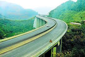 环境保护培训资料下载-高速公路的环境保护与景观规划设计（PPT，37页）