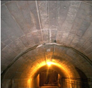 隧道浇筑混凝土强度控制资料下载-隧道衬砌混凝土开裂是什么原因？