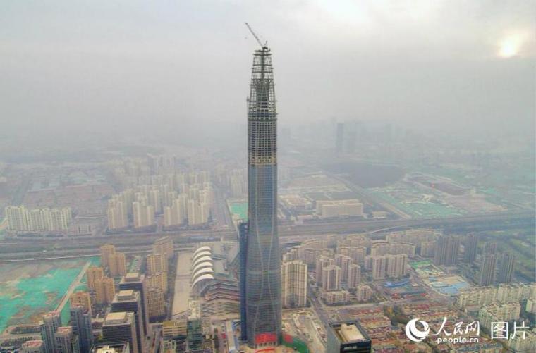 双圆形平面4层资料下载-两天一层楼创中国速度 北方在建第一高楼“加冕”530米