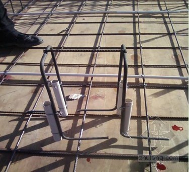 套管预埋技术交底资料下载-悬挑脚手架工字钢临时固定与预埋螺栓一次成型技术