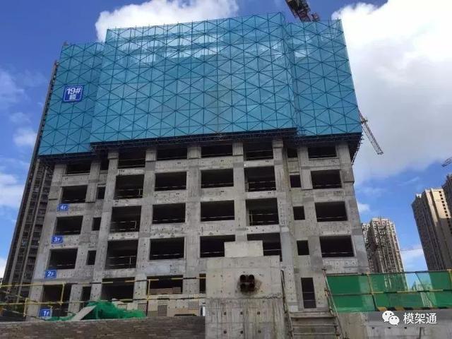 电动升降爬架资料下载-爬架：修建高层建筑的好搭档,如在室内作业,升降一层只需30分钟