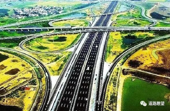 最新中国自然公路区划图资料下载-中国公路桥梁建设的历史性成就
