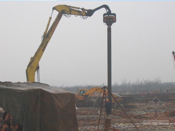 水中桩土围堰专项施工资料下载-水中拉森板桩围堰施工总结