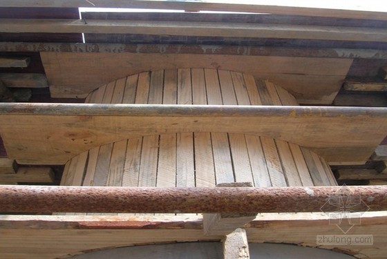 木模板对拉螺栓资料下载-[新疆]医疗建筑模板工程施工方案（木胶合板）