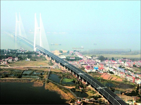 大桥设计投标资料下载-长江公路大桥施工组织设计（投标 悬臂浇筑）