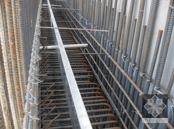 快速路地下通道深基坑PCMW工法桩支护与结构施工方案-钢板止水带图