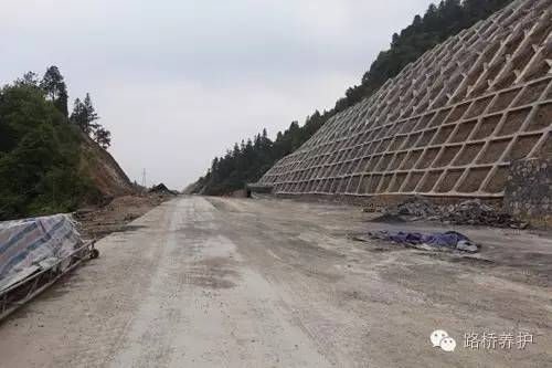 市政道路土路资料下载-钢筋施工法则102条，专业细致，值得收藏！