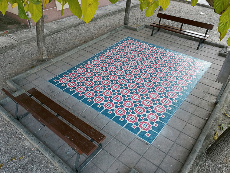 cad地面铺设图怎样标注资料下载-西班牙地面铺瓷砖装置艺术